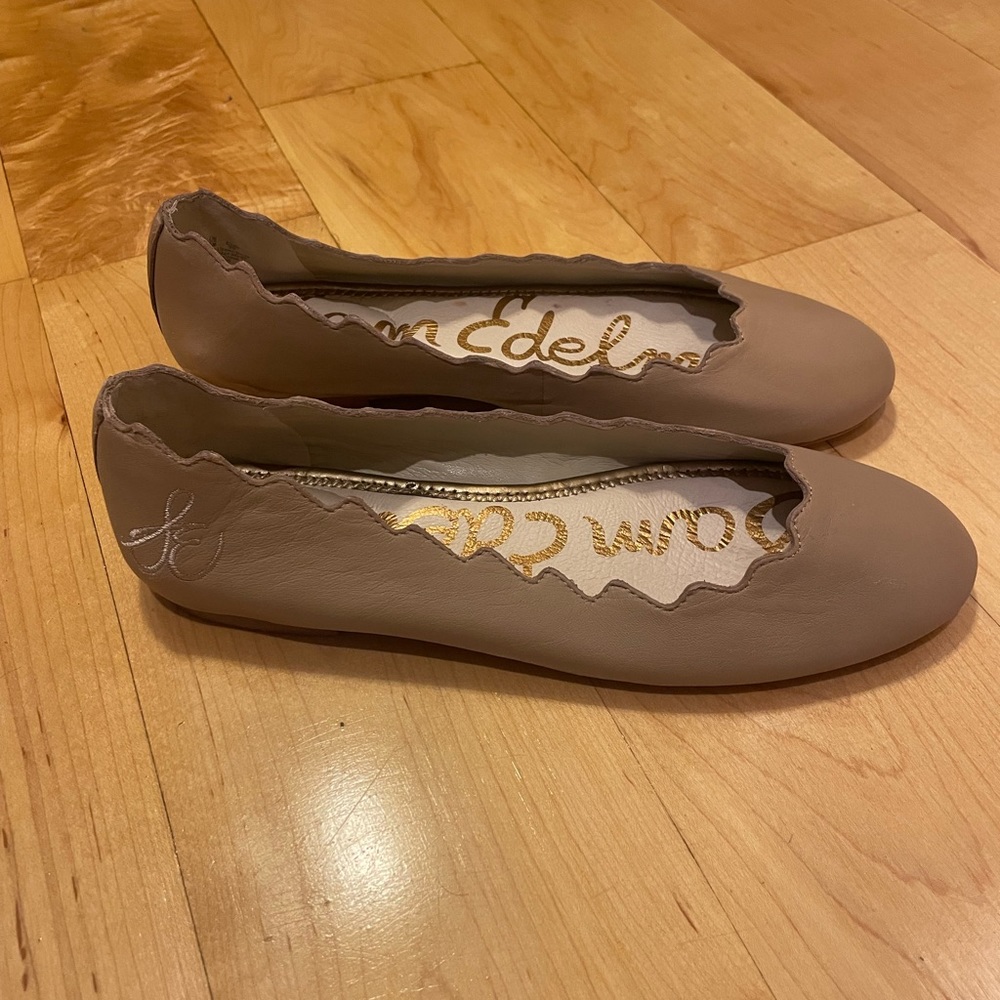 Sam Edelman scallop ballet flats size 9